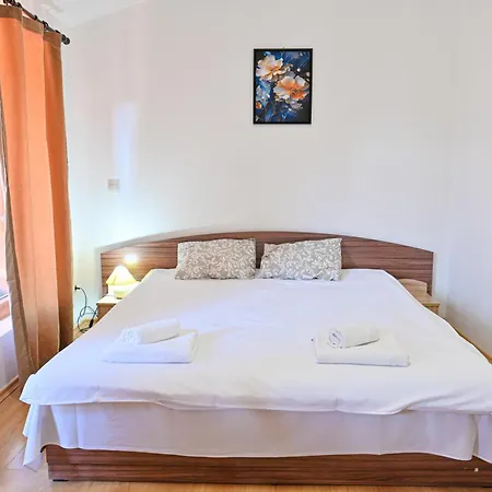 Charming With Mountain View - By Flat Mаnаger *